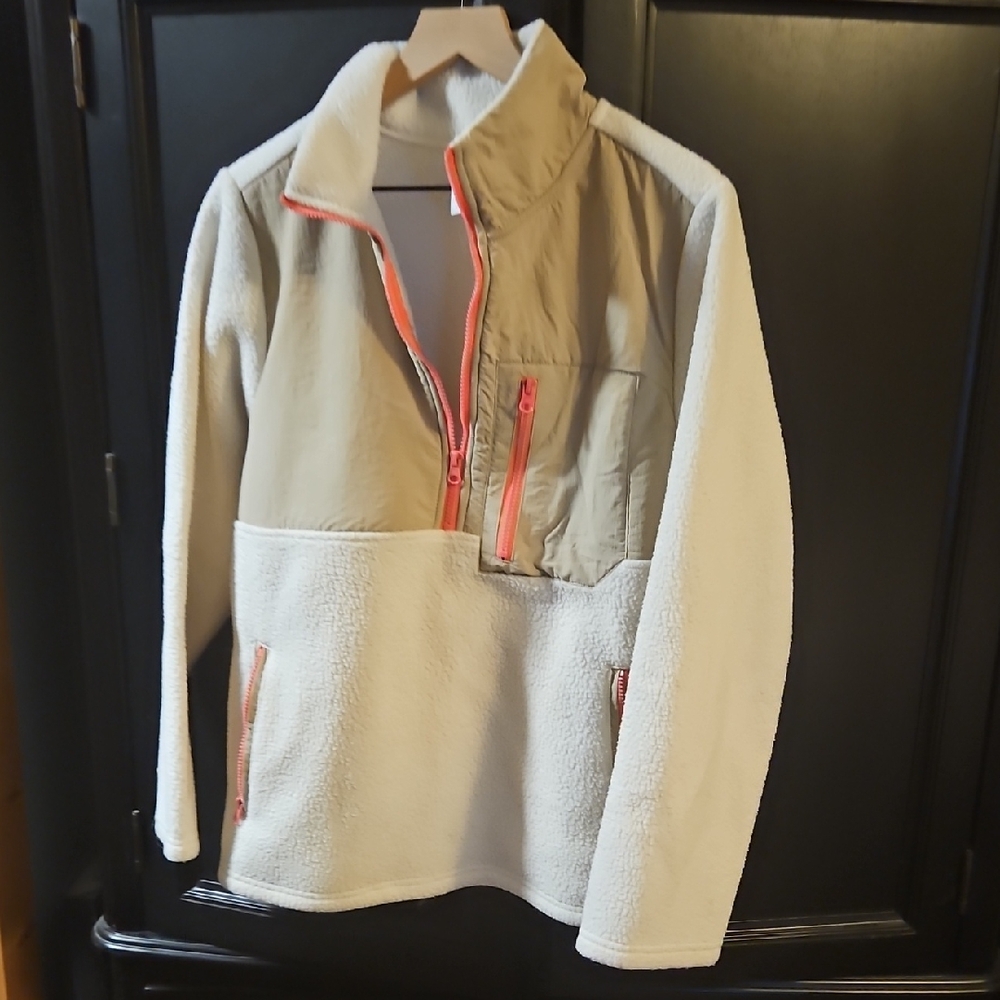 Te Verde Tan and Cream Fleece Jacket
